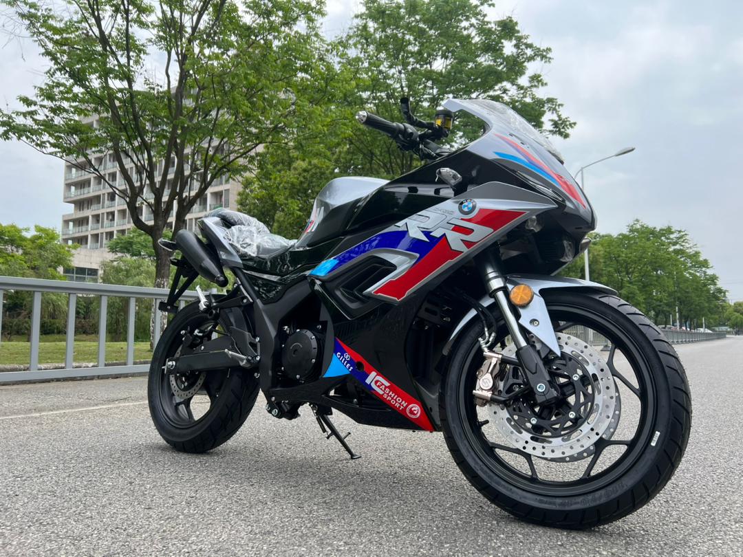 Гоночный мотоцикл BMW RR Гоночный мотоцикл BMW RR